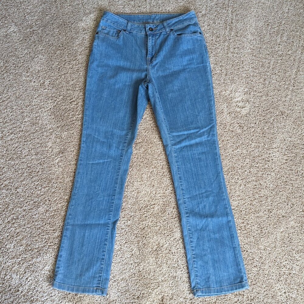 L.L. Bean Favorite Fit Cotton Blend Straight Leg Light Wash Jeans Sz 8